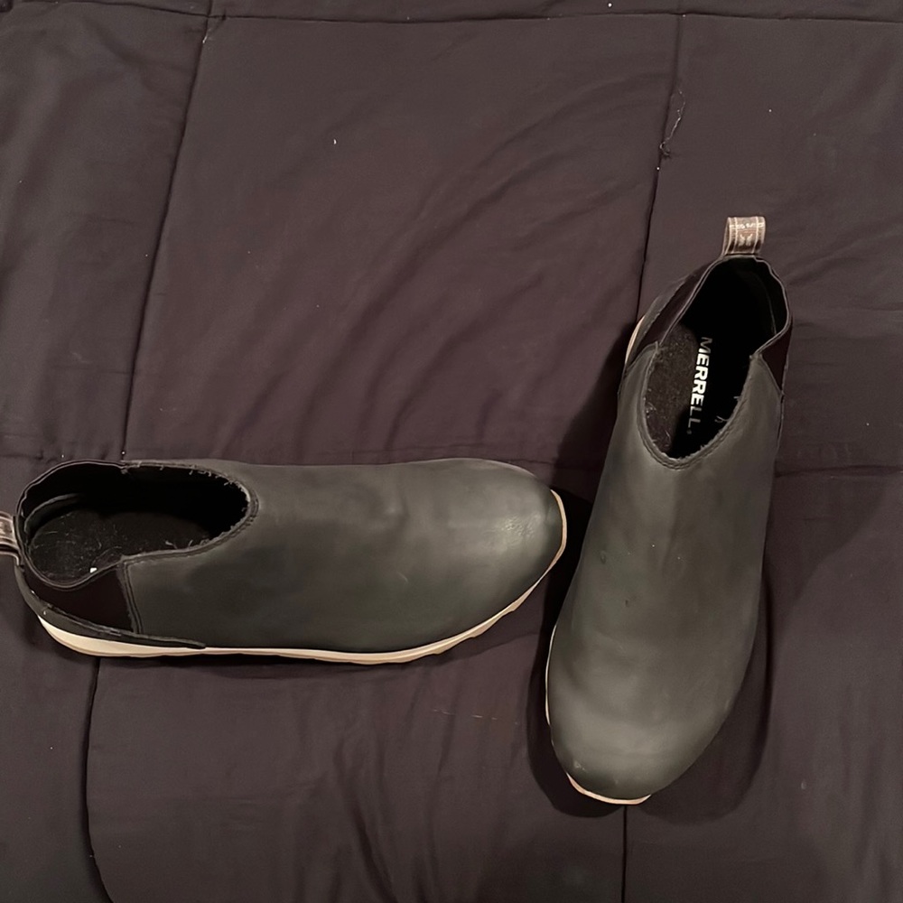 merrels black snow shoes